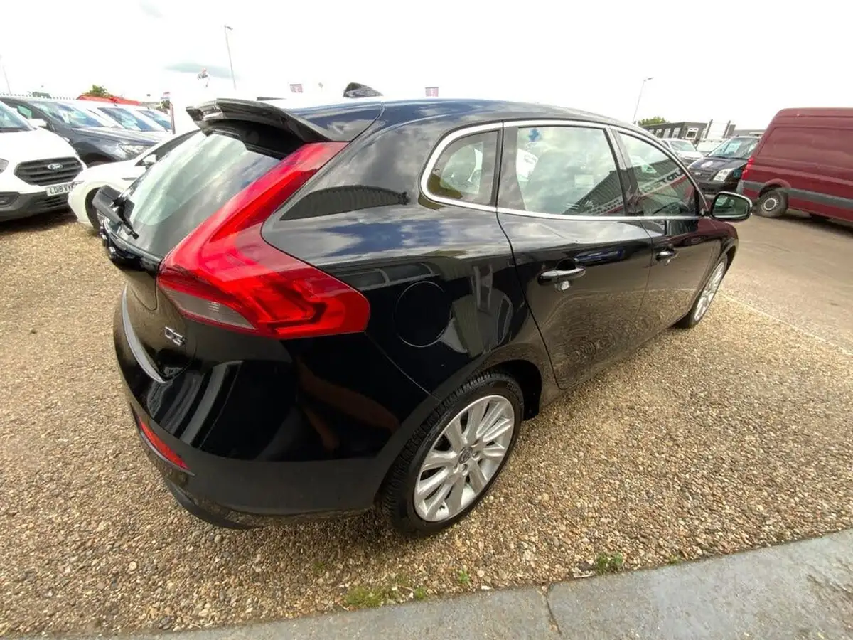 2013-volvo-v40-20td-d3-se-lux-nav-ss-geartronic-big-11