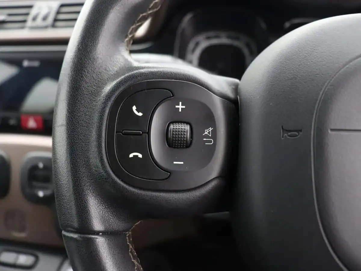 2021-fiat-panda-12-trussardi-big-29