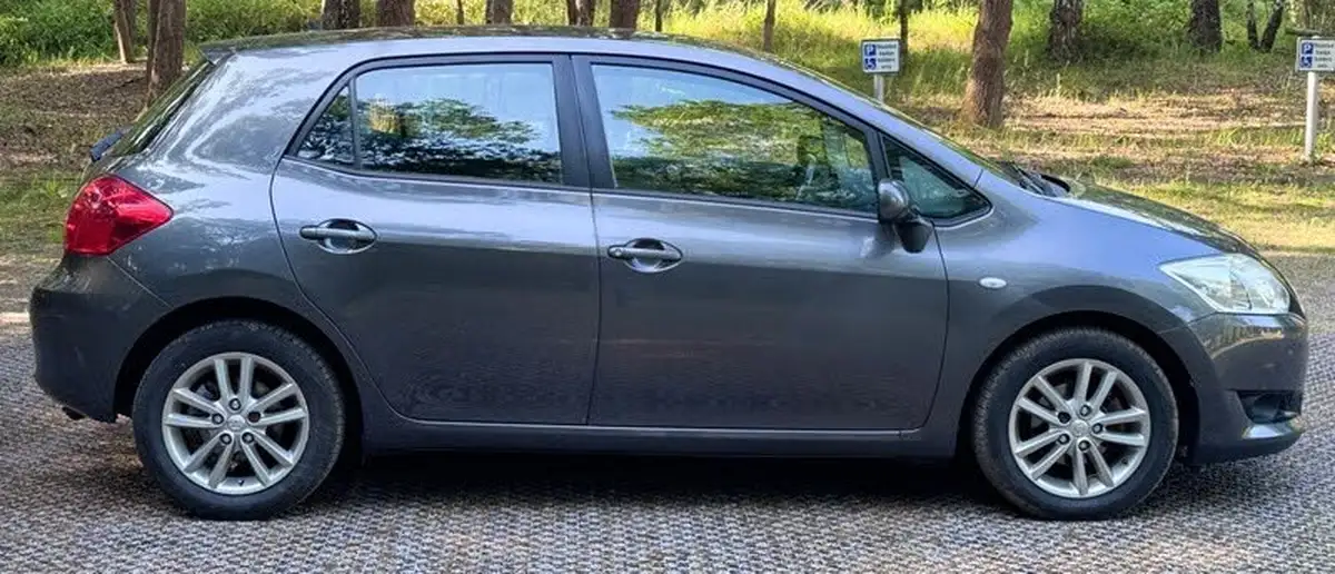 2009-toyota-auris-133-vvt-i-tr-5d-big-7