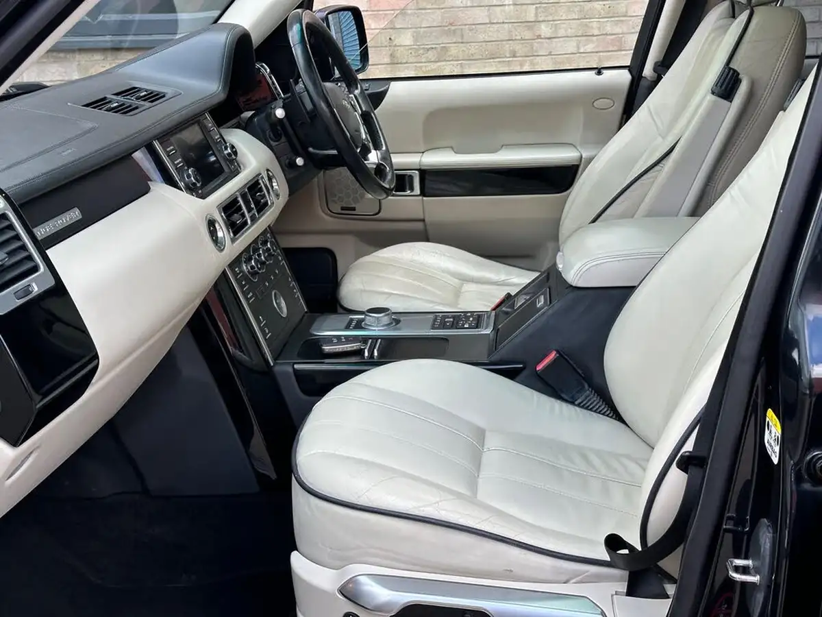 2011-land-rover-range-rover-44td-vogue-big-10