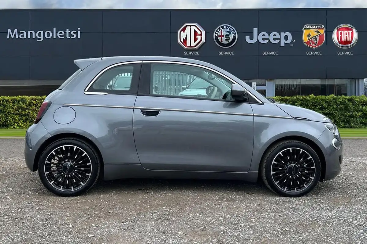 2022-fiat-500-e-la-prima-big-3
