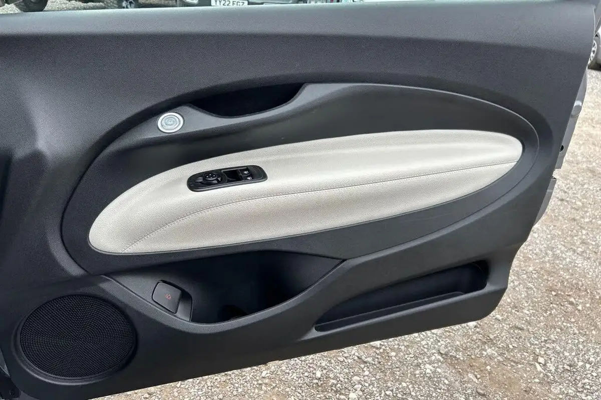 2022-fiat-500-e-la-prima-big-27