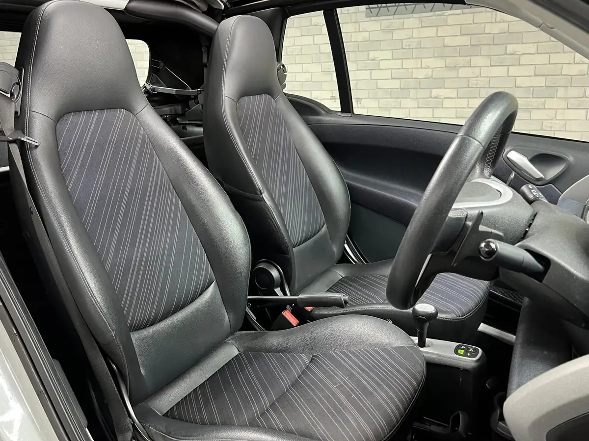 2013-smart-fortwo-10-pulse-71bhp-cabriolet-softouch-big-11