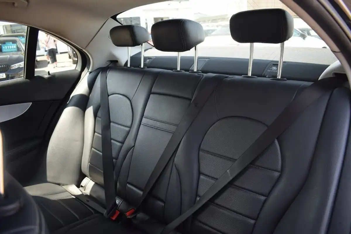 2018-mercedes-benz-c-class-15-c200-sport-premiumss-saloon-4d-big-14