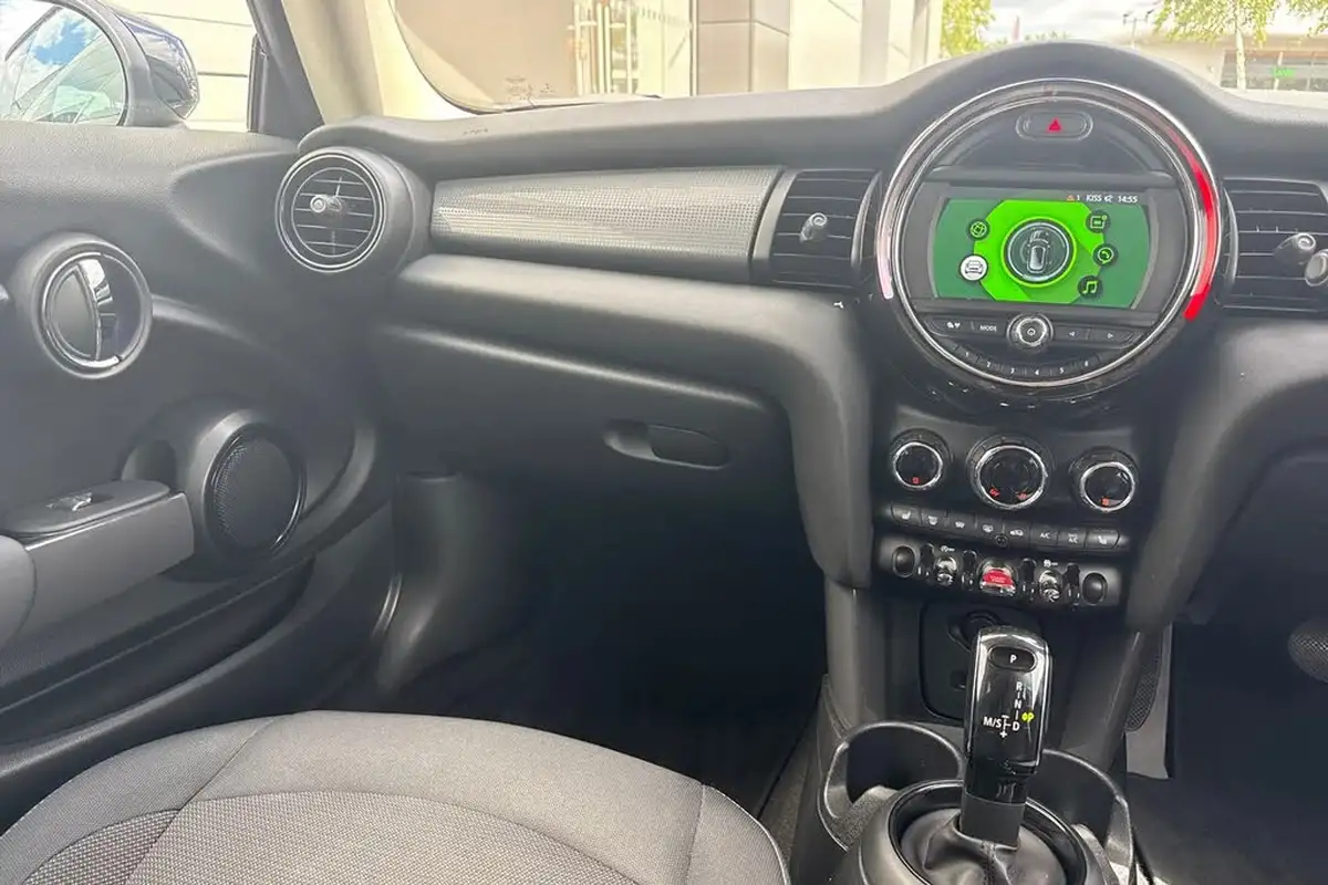 2020-mini-cooper-15-cooper-classic-hatchback-3d-auto-big-19