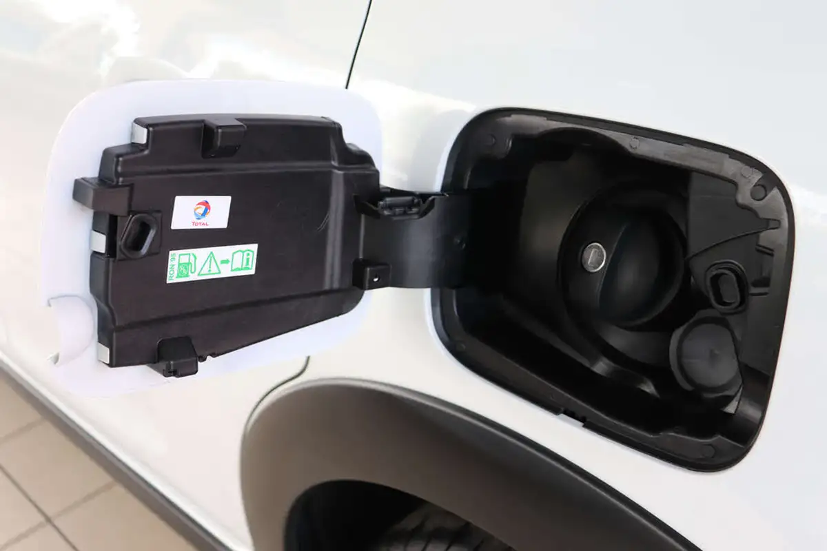 2018-citroen-c3-12-puretech-feel-82ps-big-36