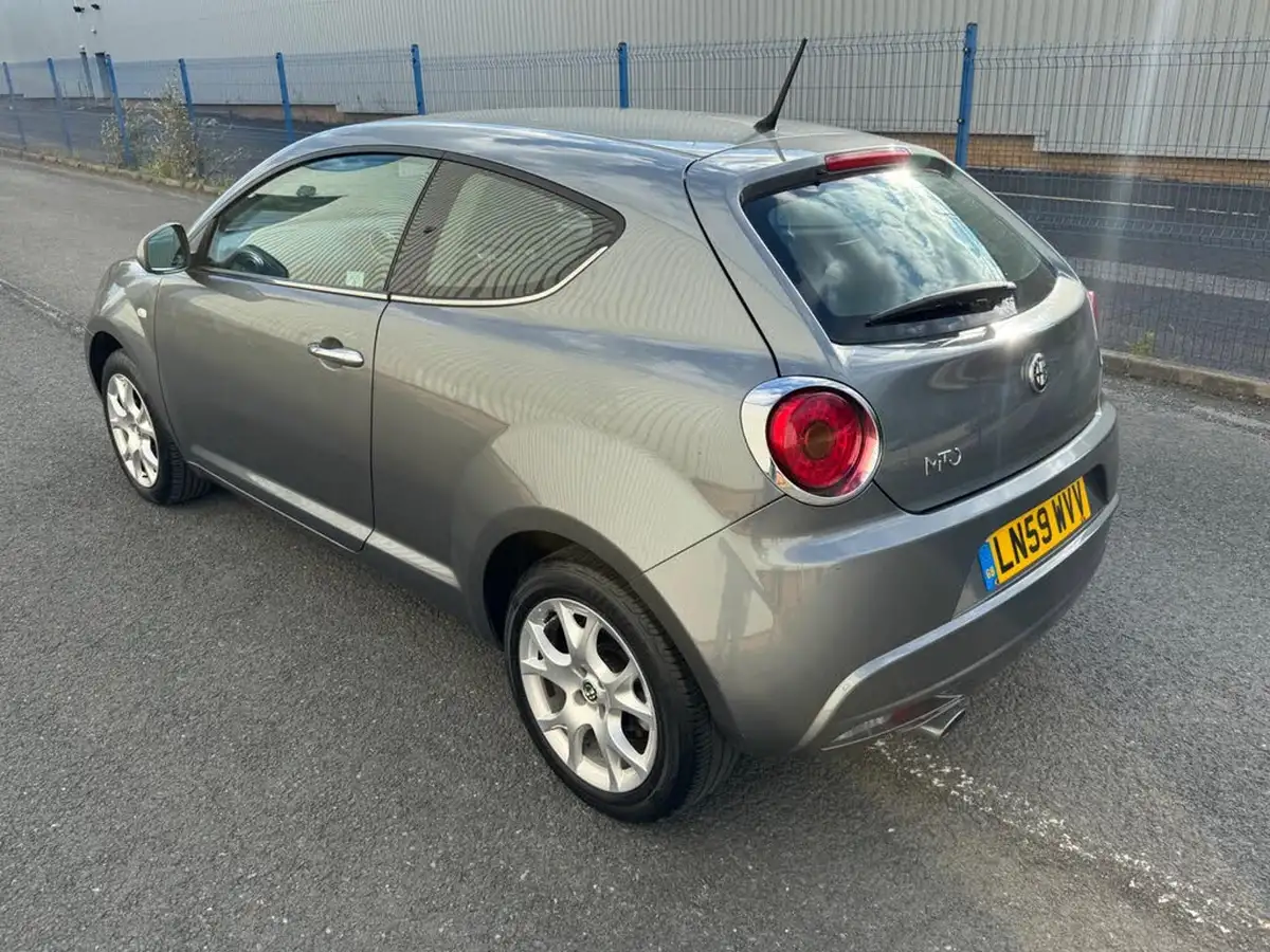 2009-alfa-romeo-mito-14-lusso-16v-big-8