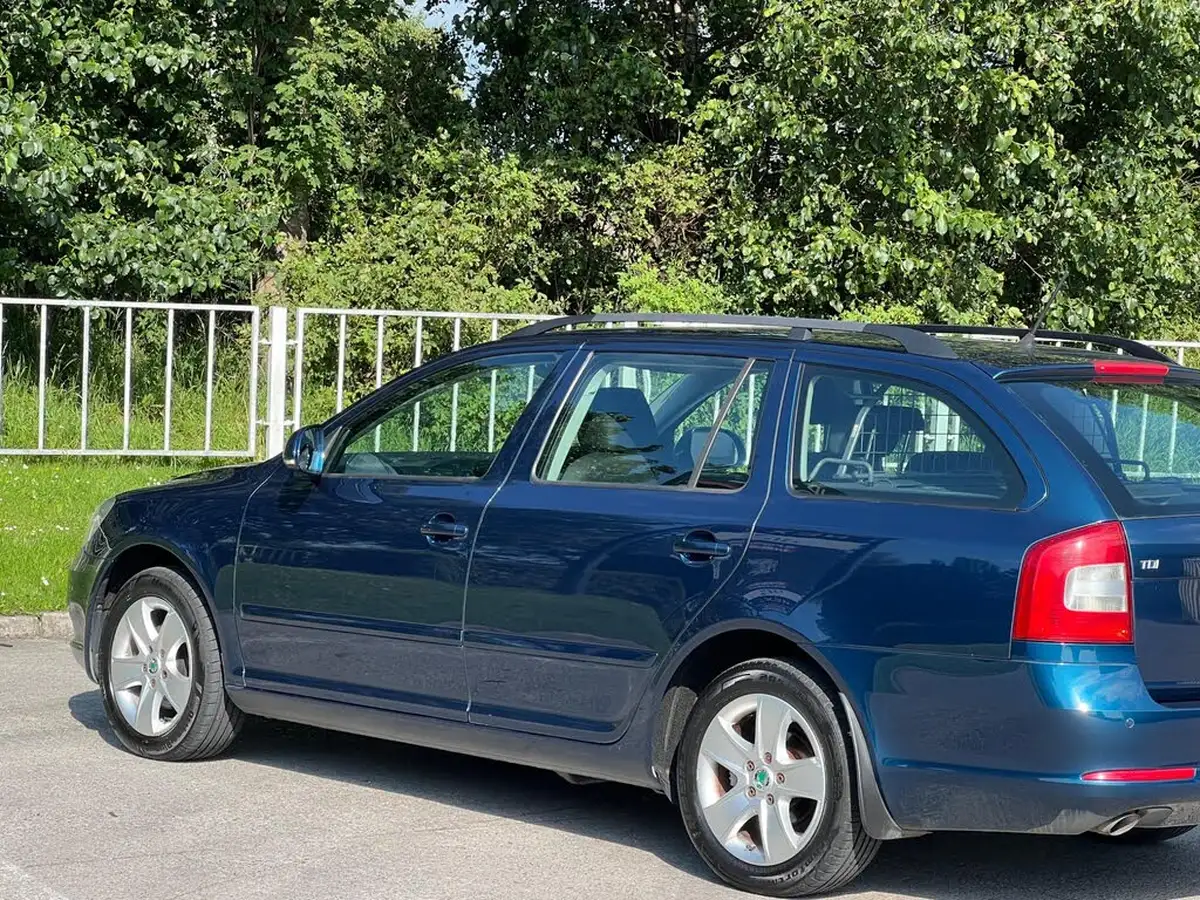 2012-skoda-octavia-16td-elegance-105ps-estate-dsg-big-15
