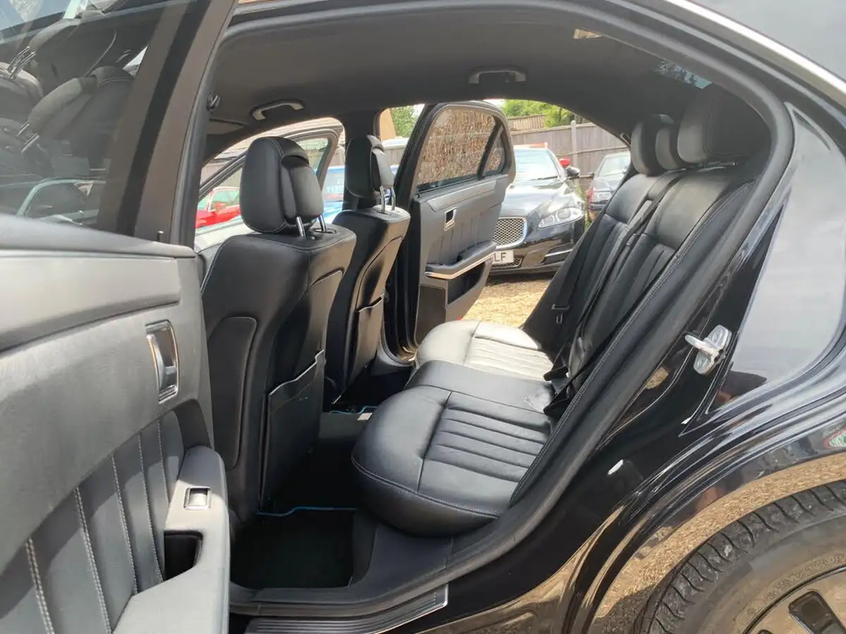 2014-mercedes-benz-e-class-21td-e300-se-saloon-4d-big-38