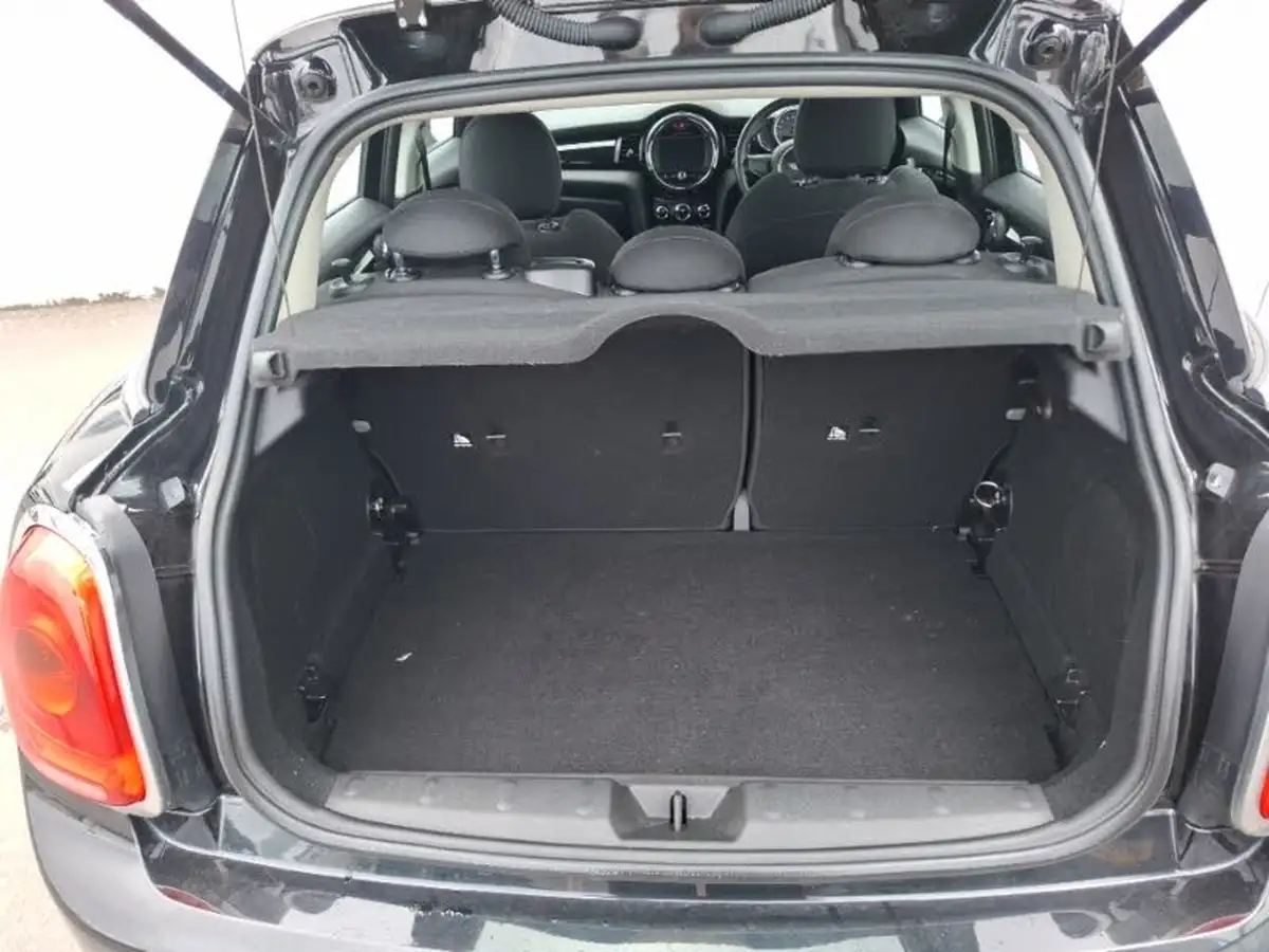 2017-mini-cooper-15-cooper-seven-5d-big-7