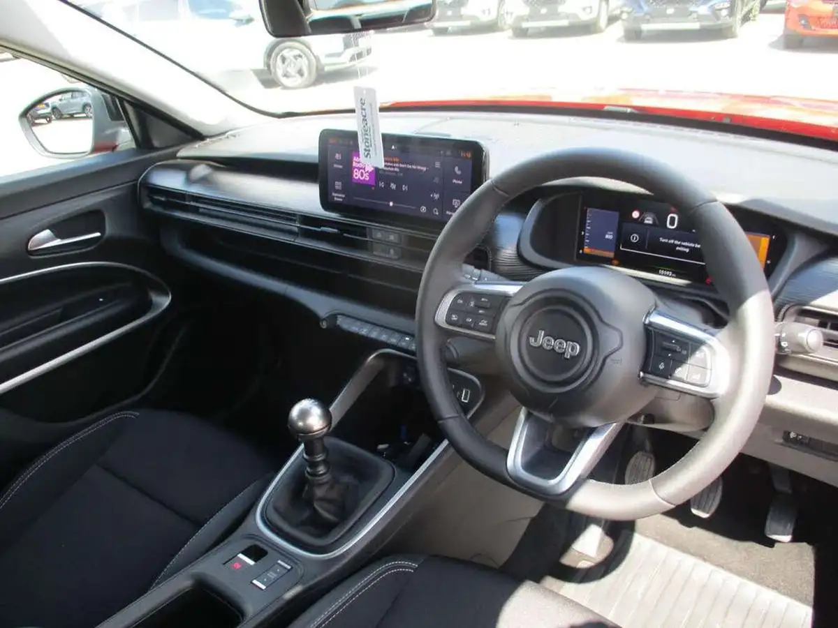 2024-jeep-avenger-12-gse-altitude-big-11