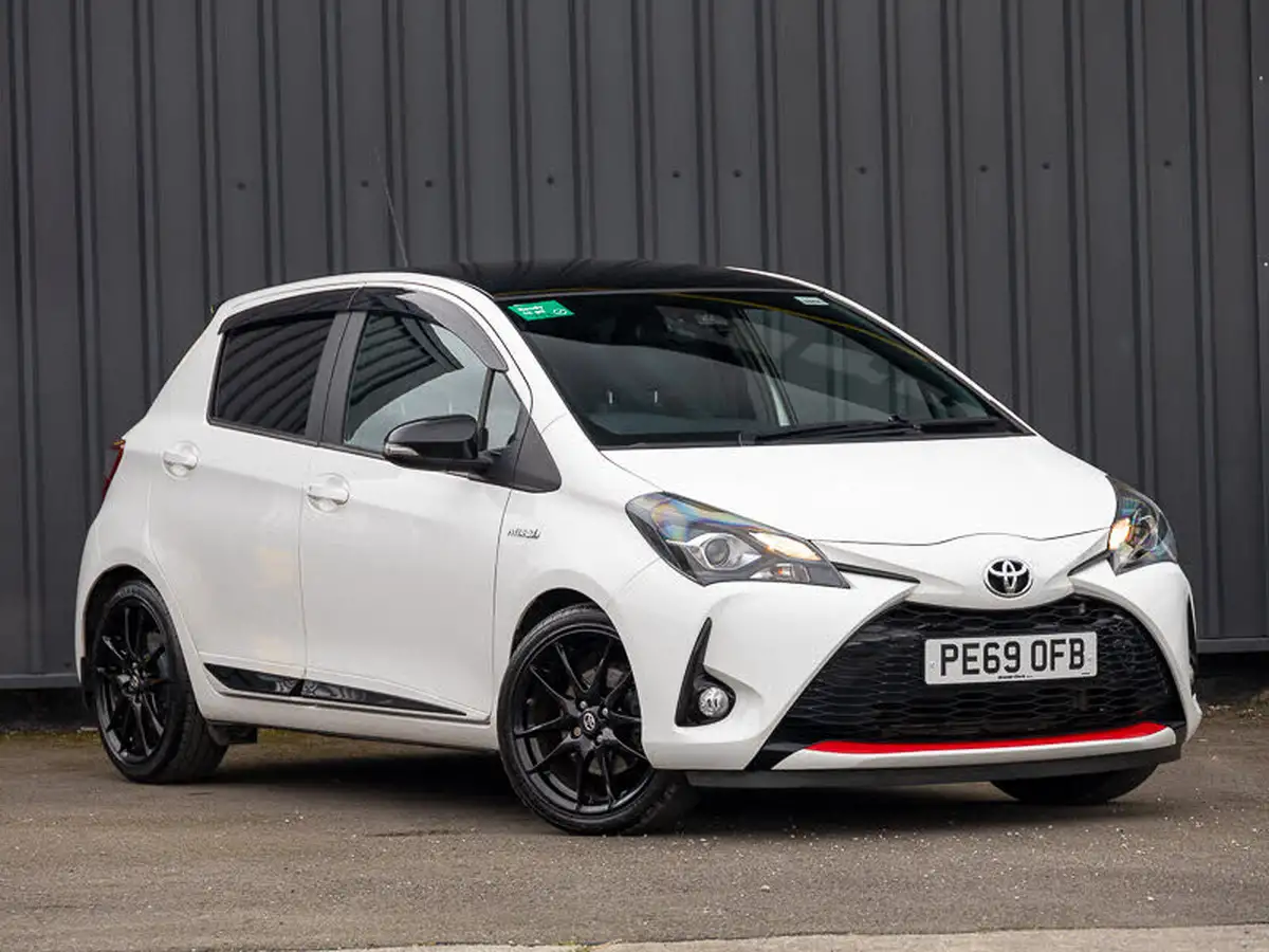 2019-toyota-yaris-15-vvt-i-gr-sport-big-13