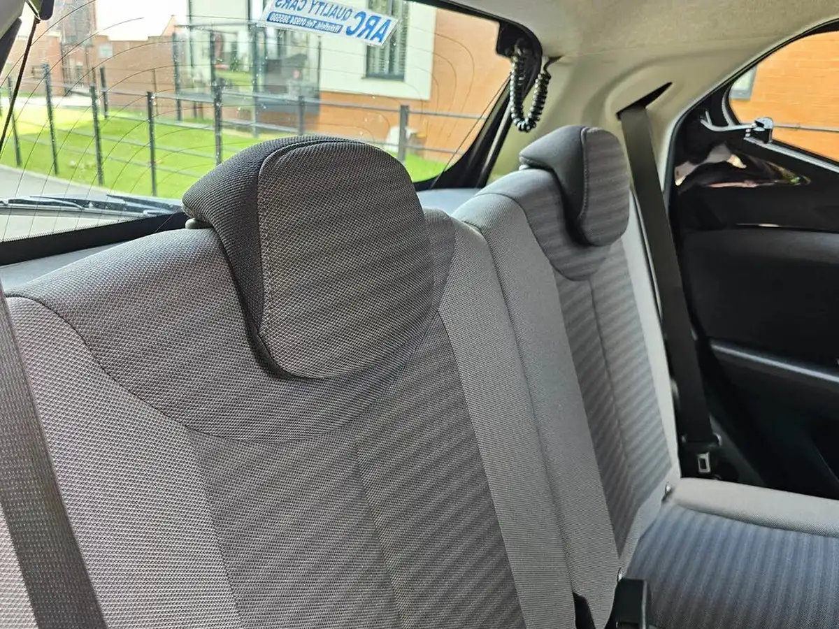 2018-toyota-aygo-10-vvt-i-x-play-71bhp-5d-big-14