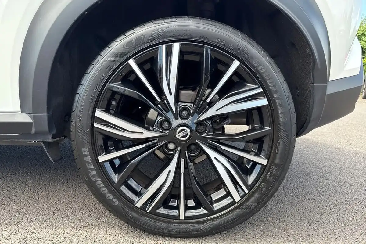 2022-nissan-juke-10-dig-t-tekna-big-10