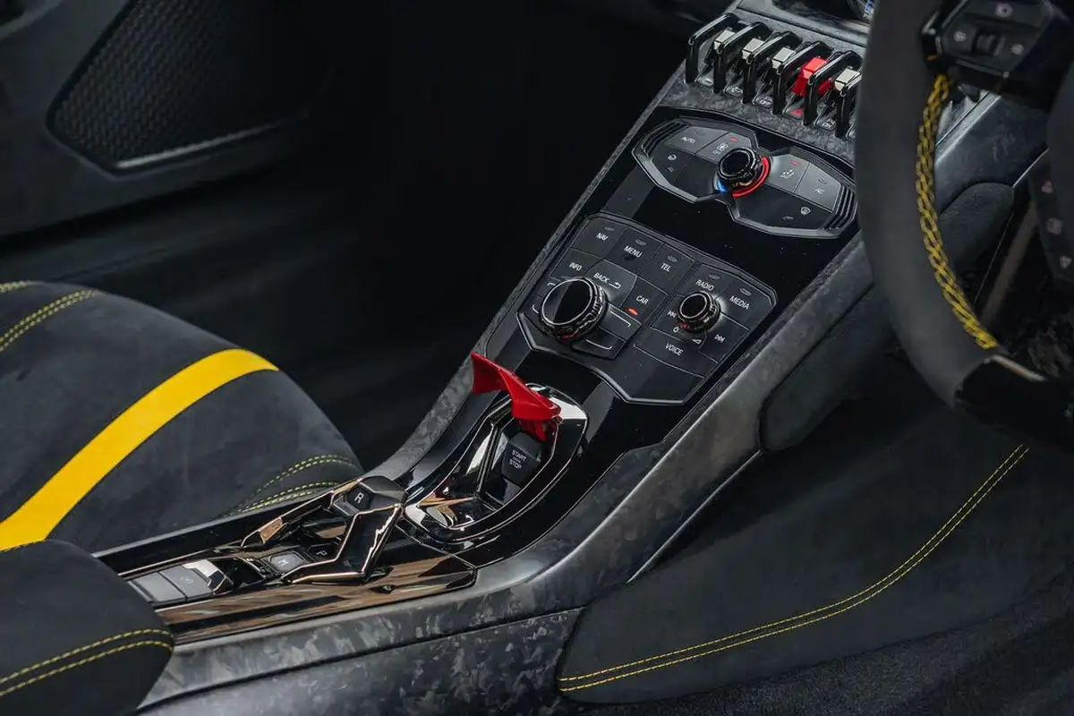 2018-lamborghini-huracan-52-performante-coupe-big-40