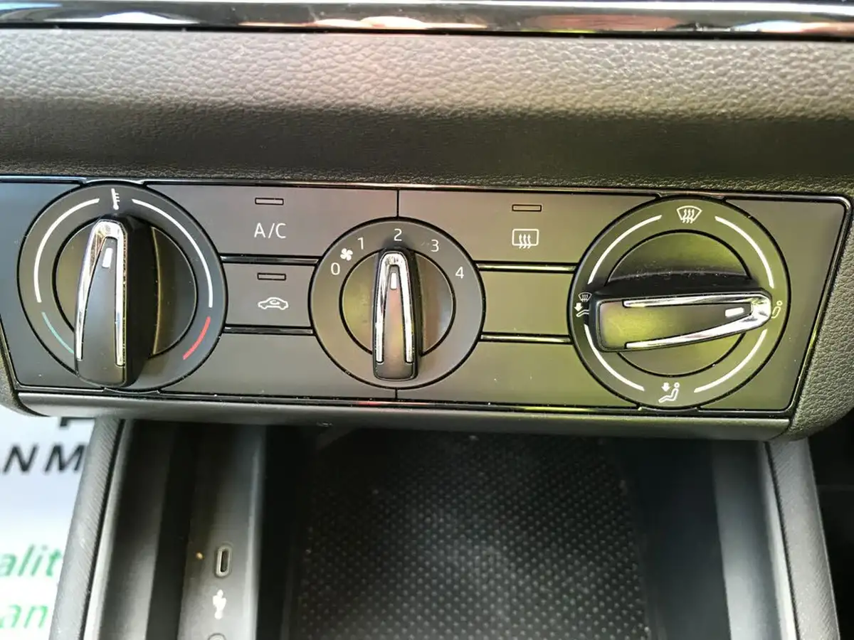 2022-skoda-scala-10-tsi-s-big-32