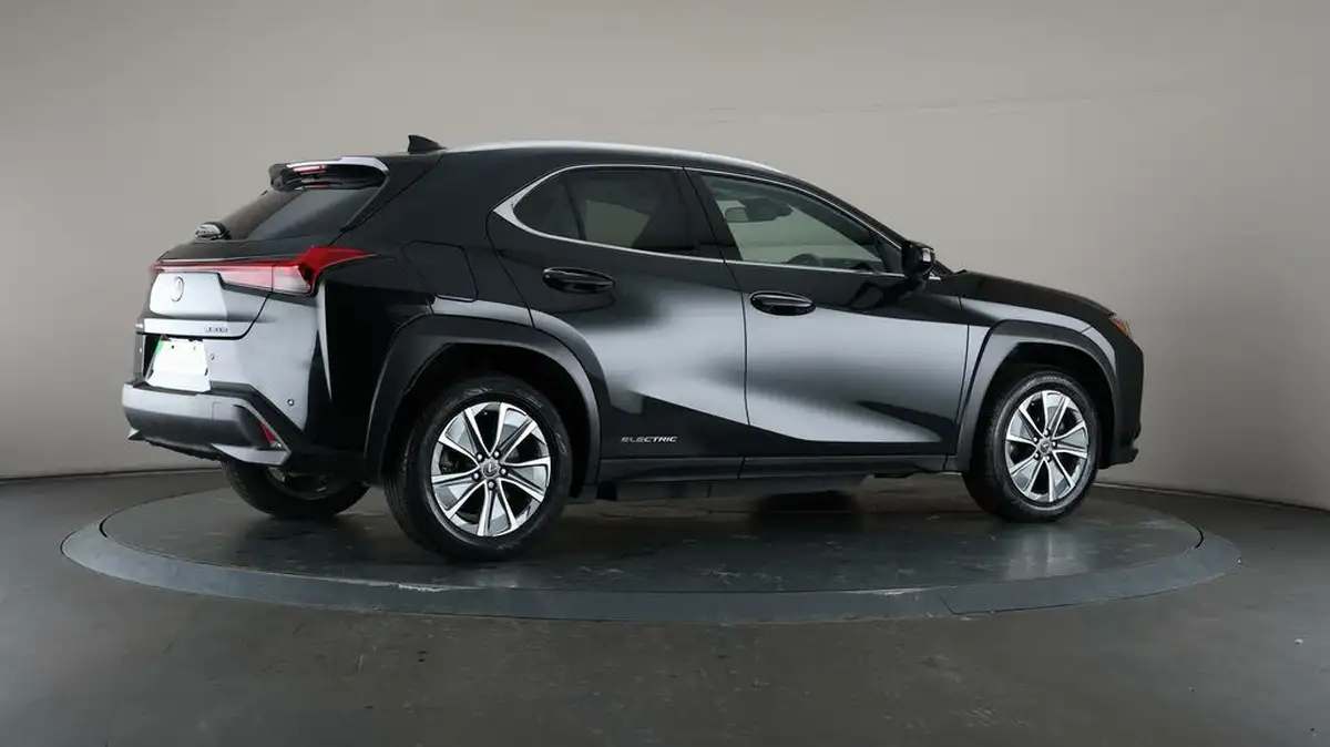 2021-lexus-ux-300e-e-ux-big-61