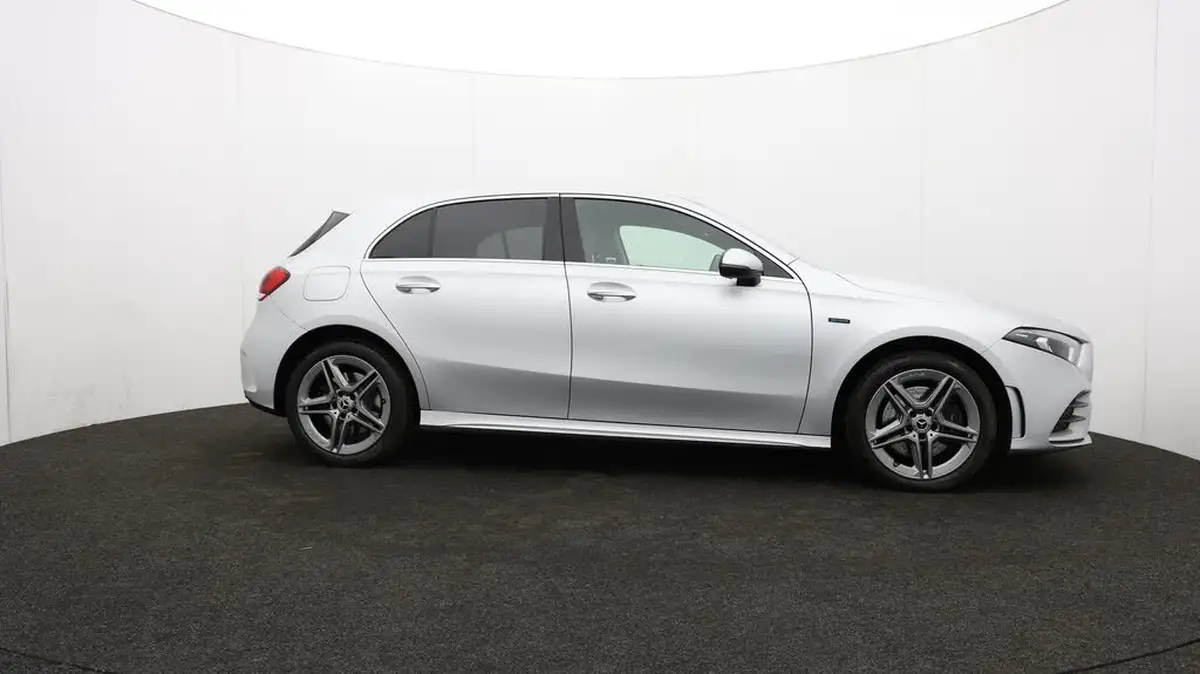 2021-mercedes-benz-a-class-13-a250e-amg-line-hatchback-5d-big-31