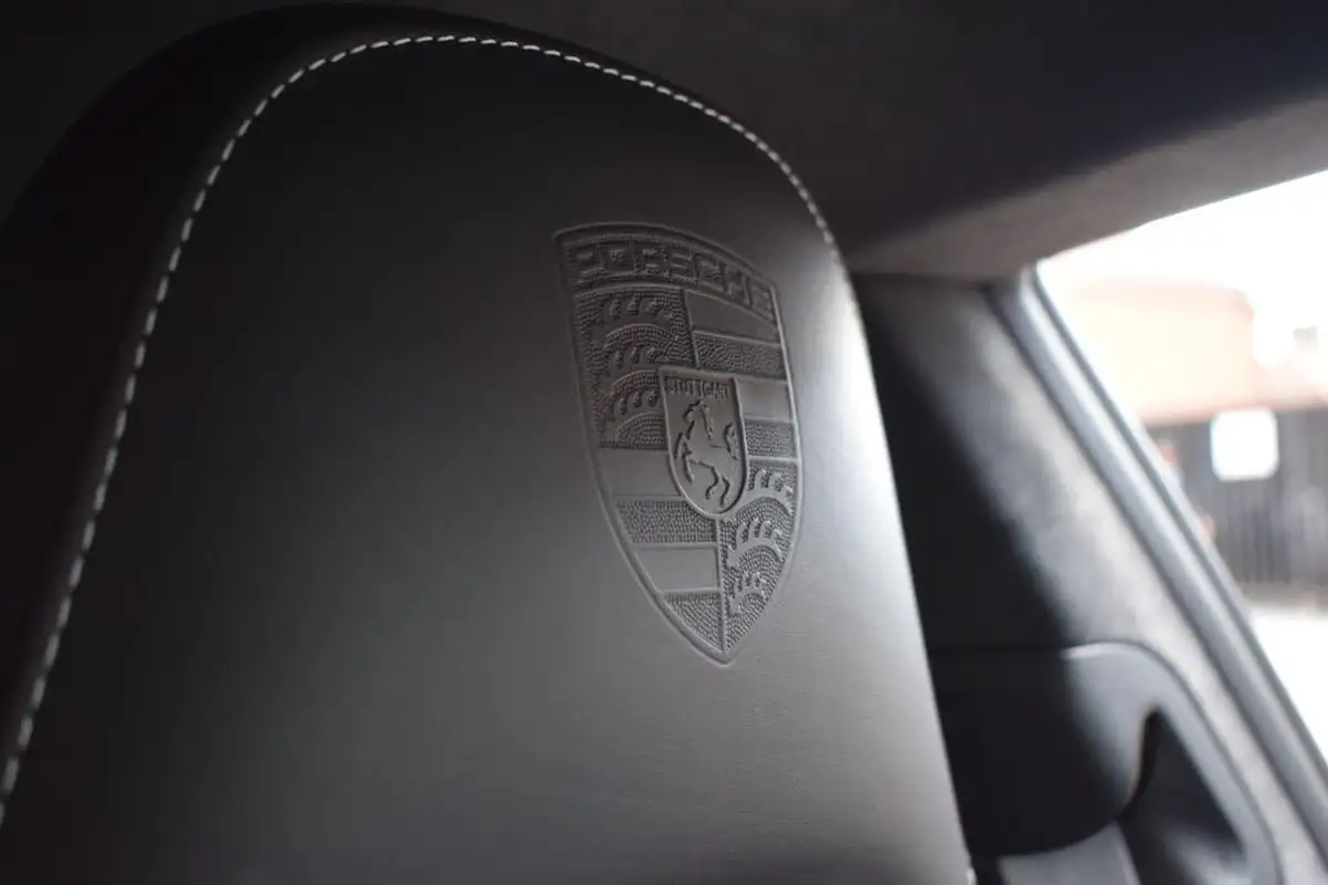 2016-porsche-911-38-turbo-s-coupe-big-53