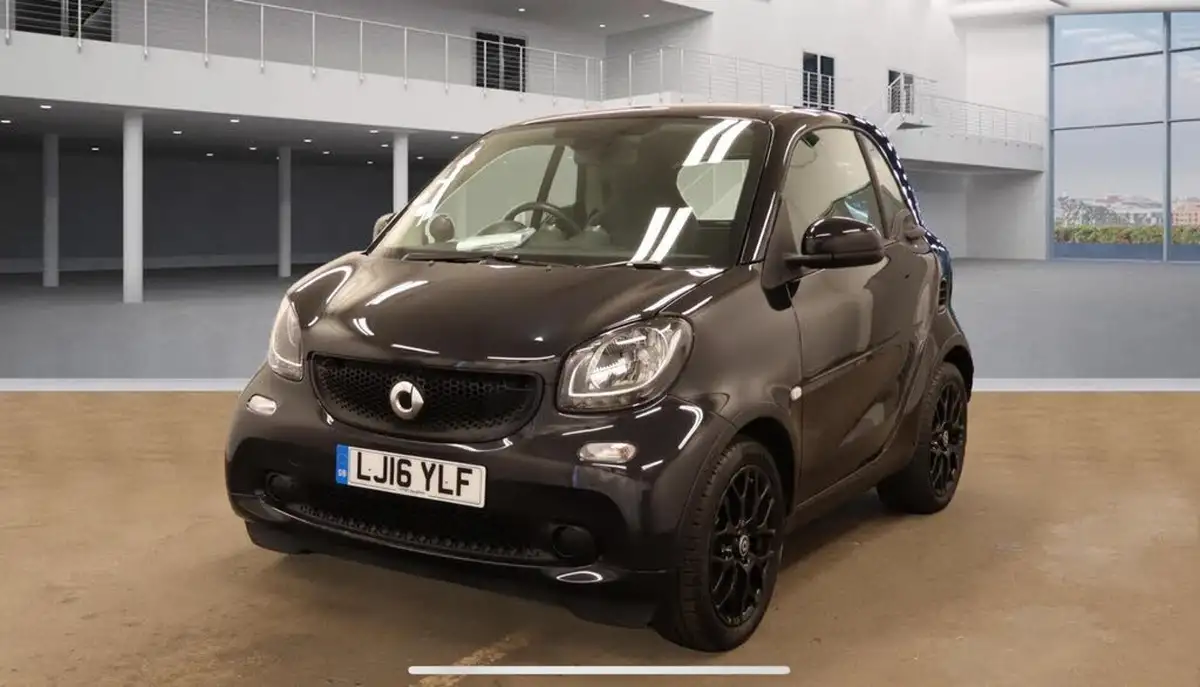 2016-smart-fortwo-10-edition-black-big-1