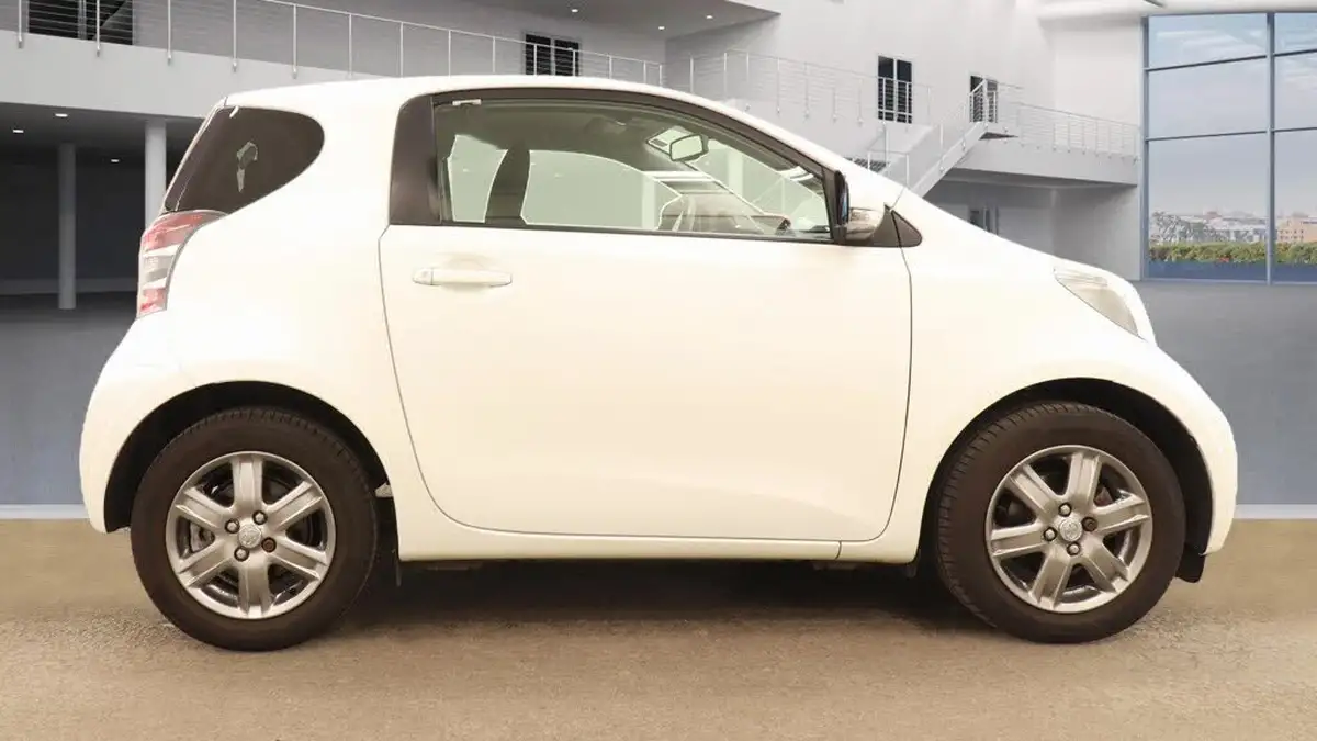 2012-toyota-iq-10-vvt-i-big-4