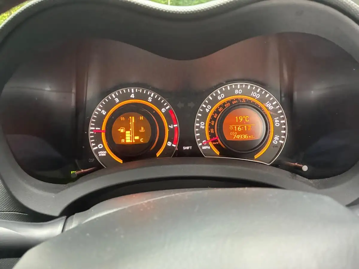 2011-toyota-auris-133-vvt-i-edition-5d-big-13