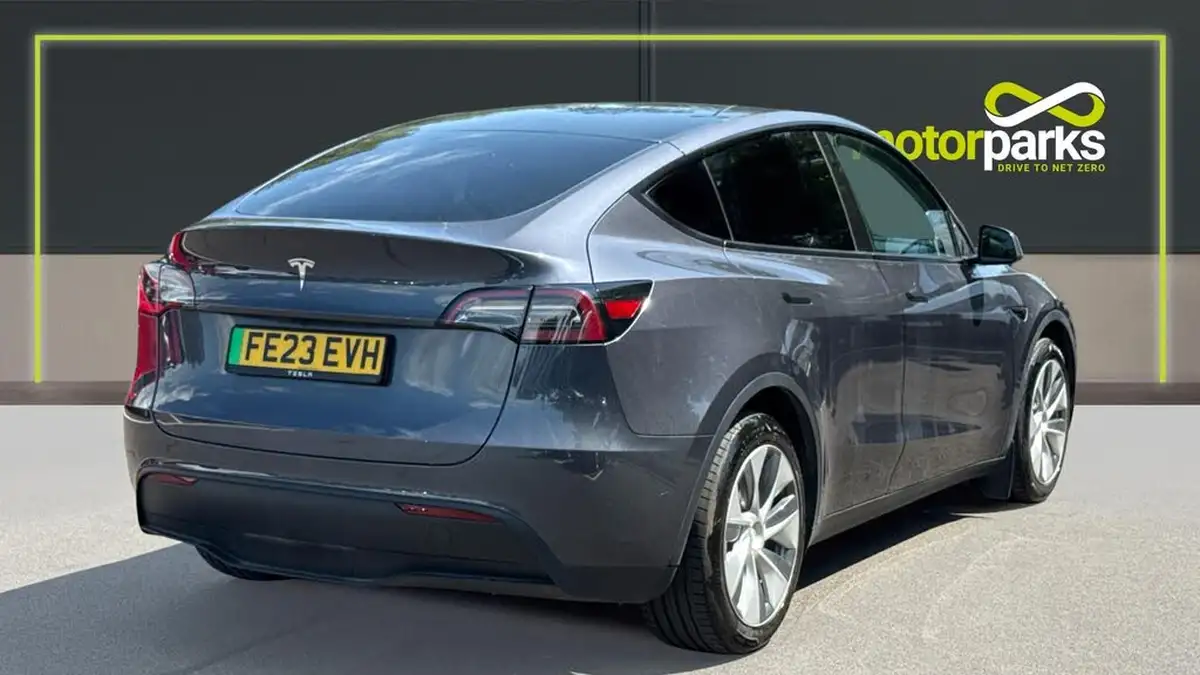 2023-tesla-model-y-e-rwd-big-2