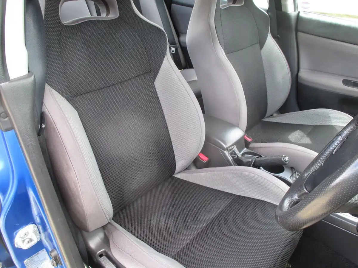 2005-subaru-impreza-25-wrx-saloon-4d-big-16