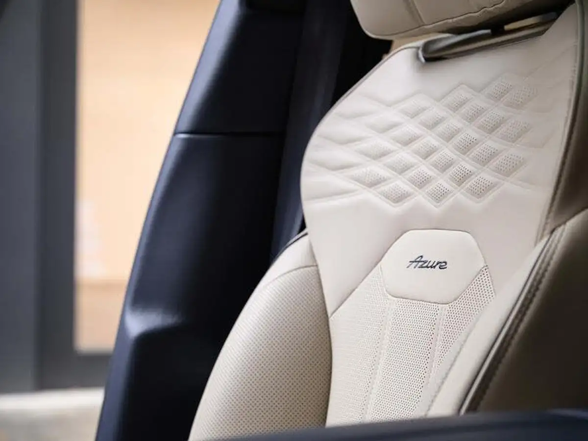 2024-bentley-bentayga-40-v8-extended-wheelbase-azure-big-17