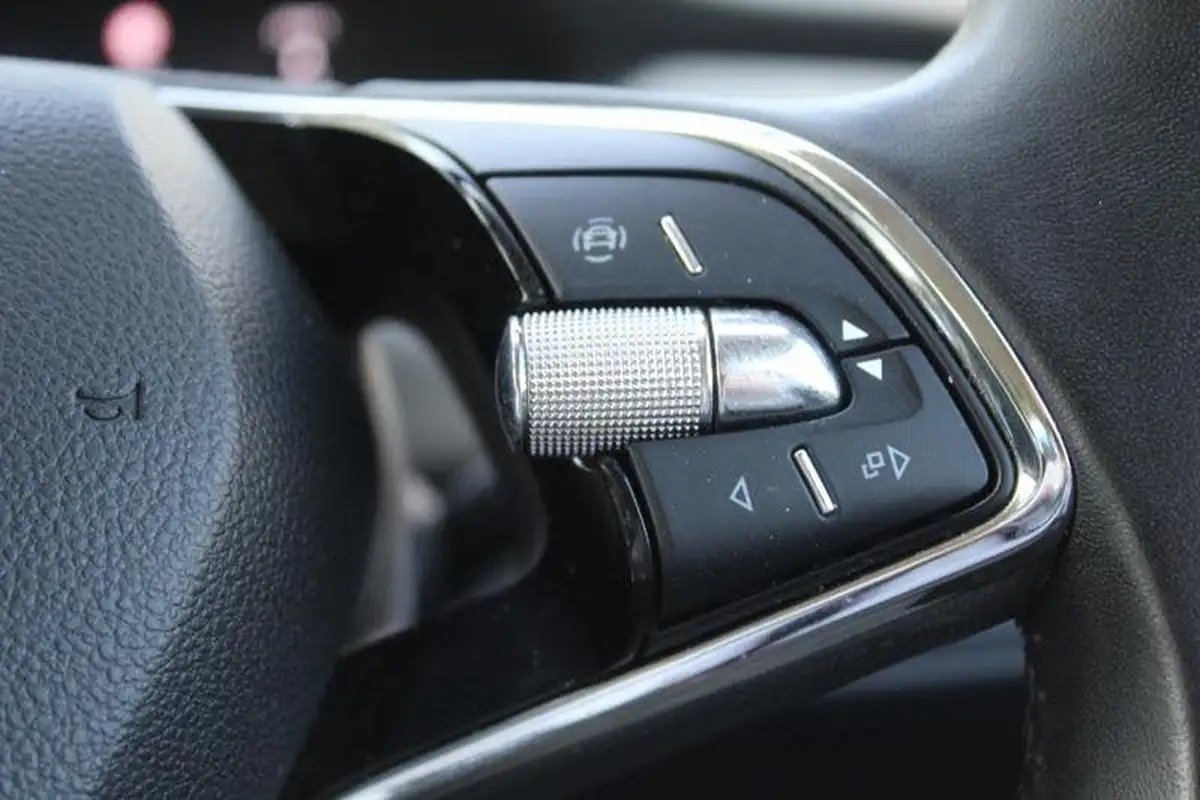 2021-skoda-enyaq-e-60-62-kwh-big-29