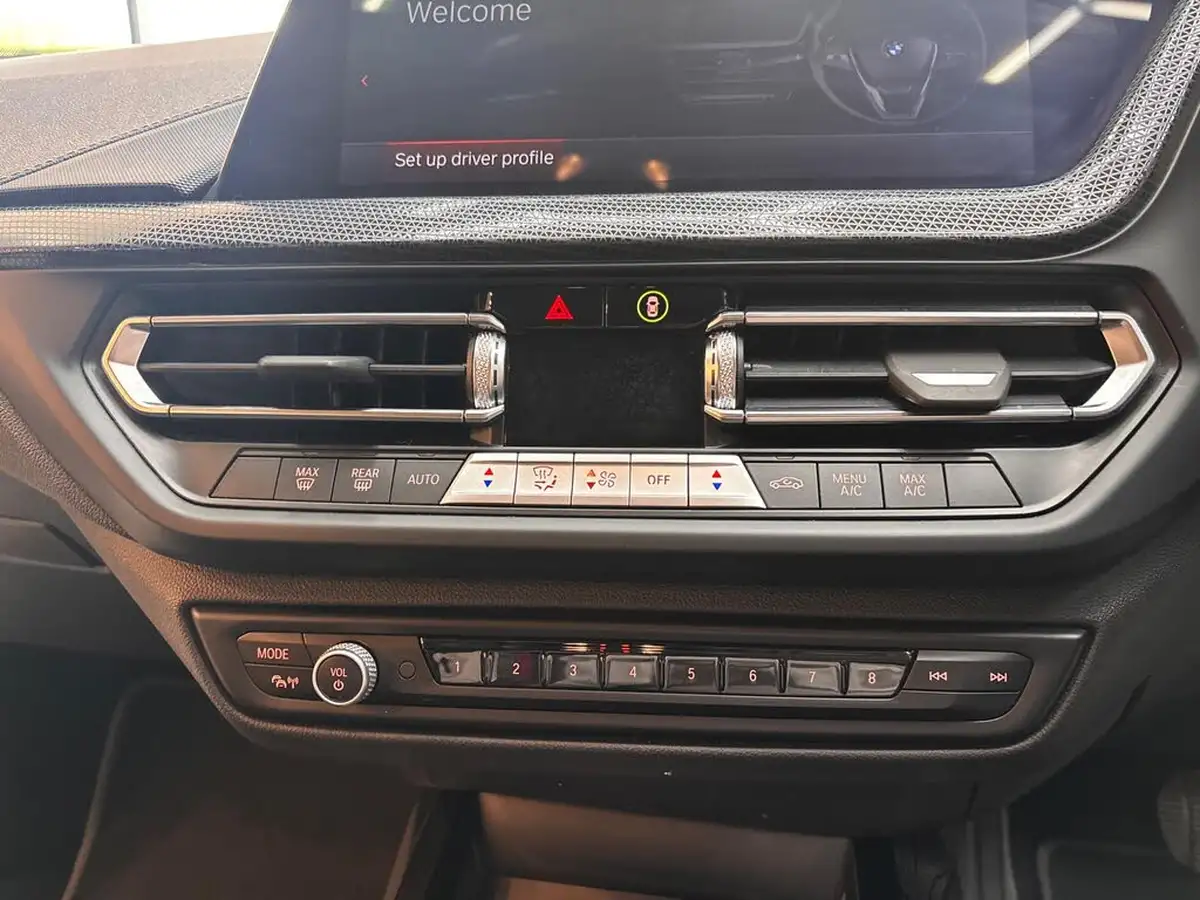 2023-bmw-1-series-15-118i-sport-dct-big-28