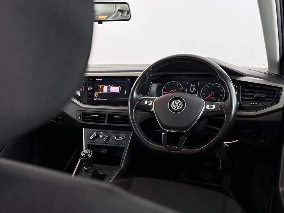 2019-volkswagen-polo-10-tsi-se-big-13