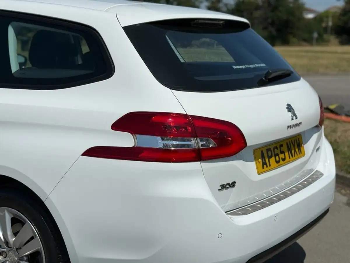 2016-peugeot-308-sw-12-puretech-active-110bhp-99g-big-24