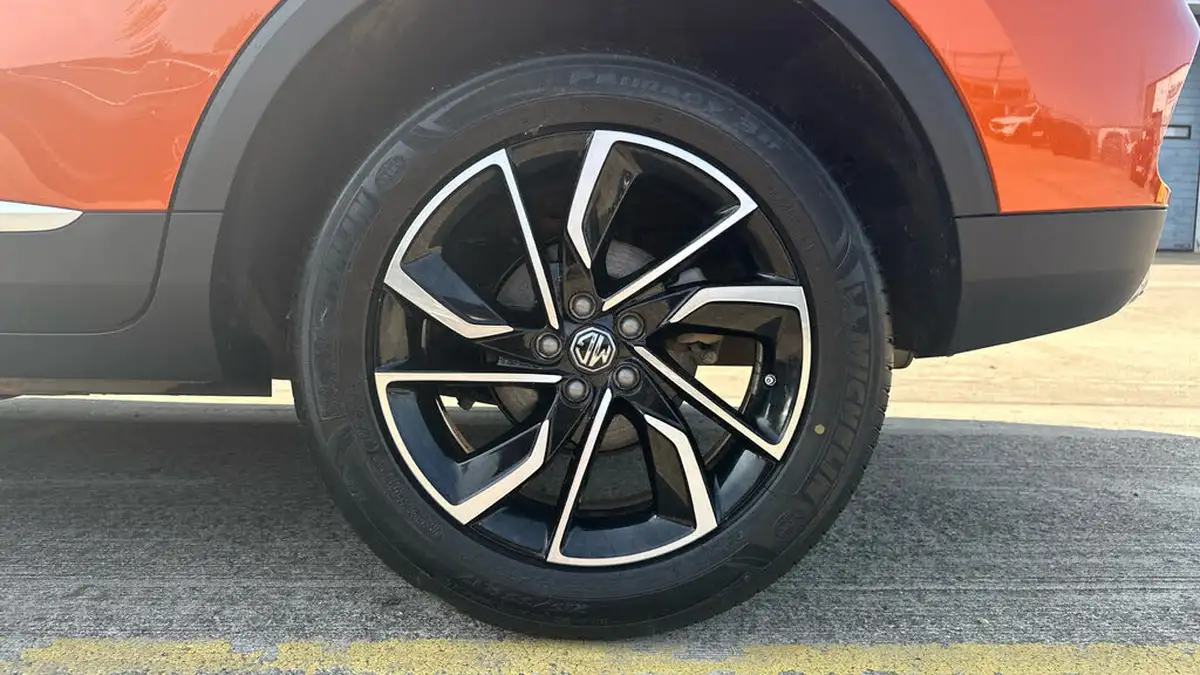 2023-mg-zs-suv-10t-gdi-exclusive-big-17