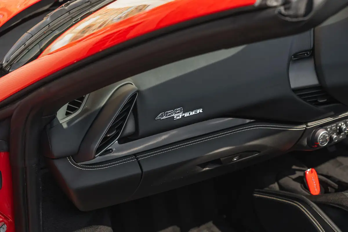 2017-ferrari-488-39-488-spider-big-43