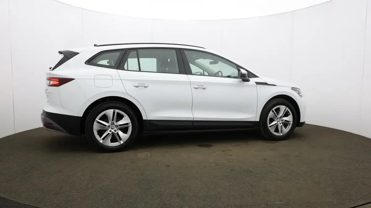 2022-skoda-enyaq-e-60-big-56