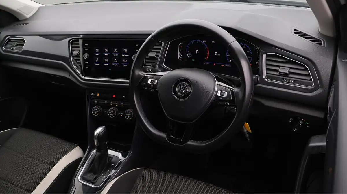 2019-volkswagen-t-roc-15-tsi-sel-dsg-big-9