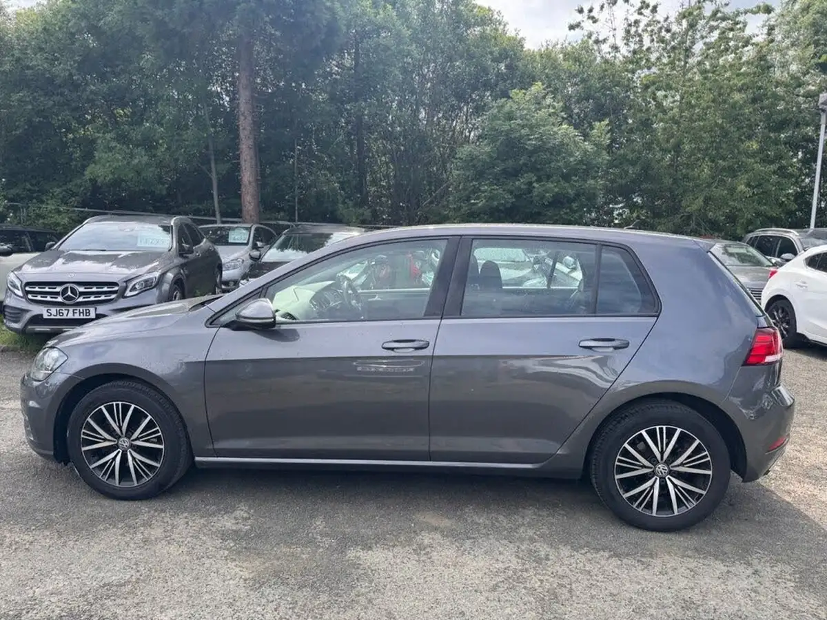2018-volkswagen-golf-14-tsi-se-nav-hatchback-5d-dsg-big-3