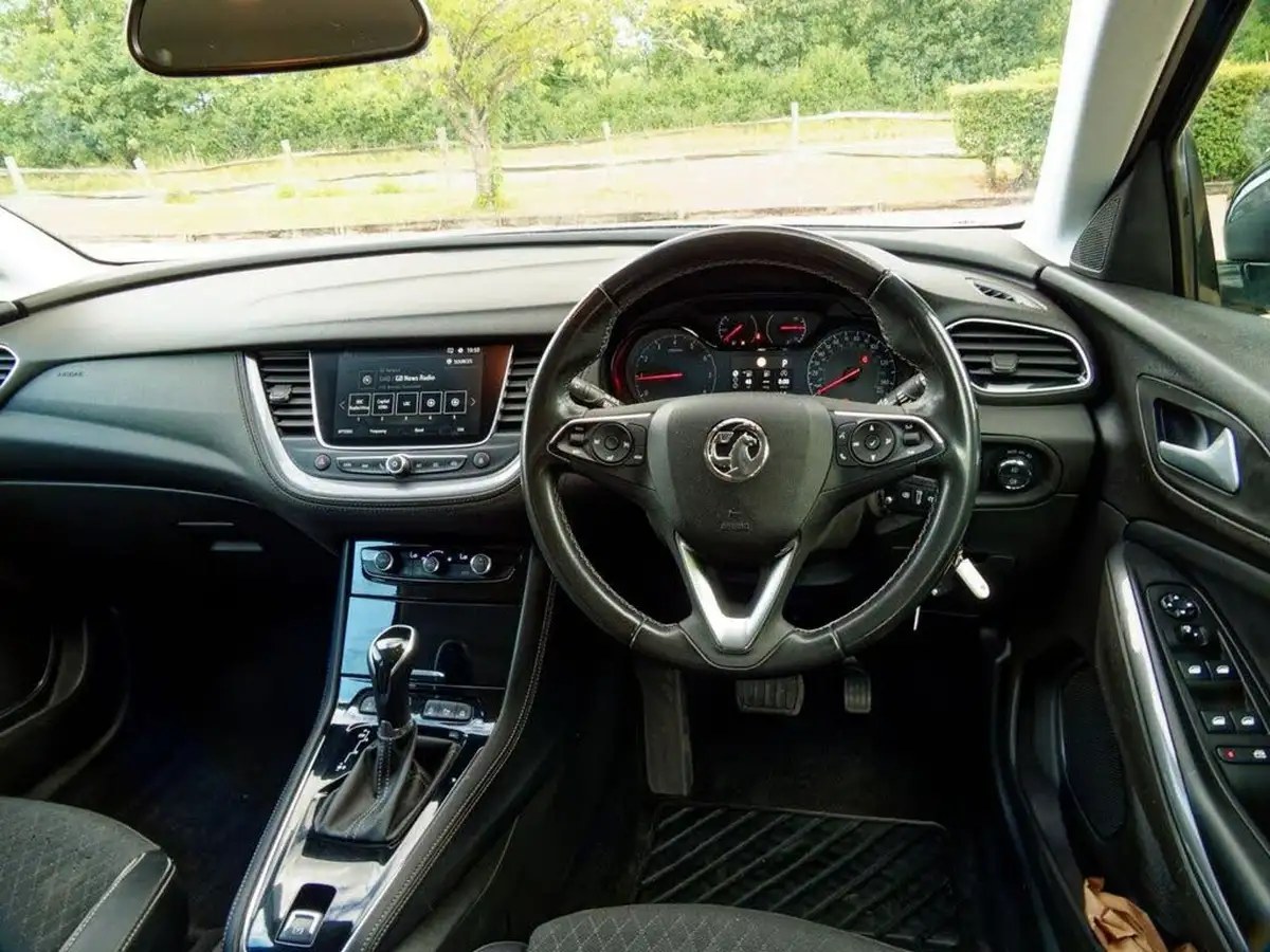 2021-vauxhall-grandland-x-12-sri-nav-auto-big-19