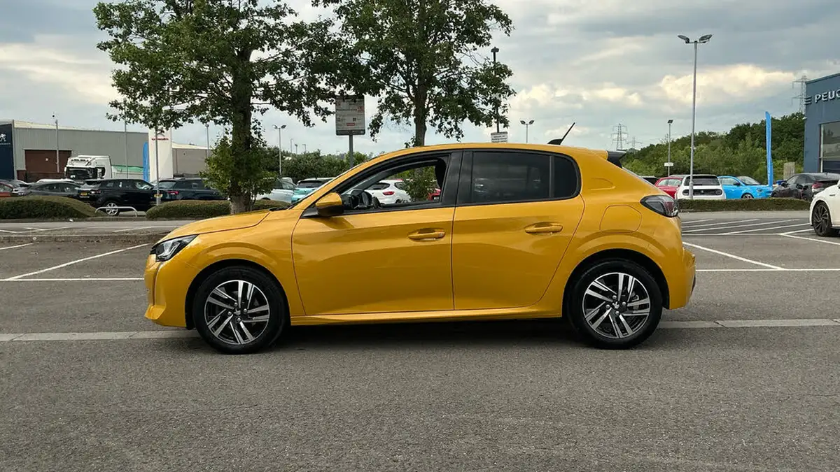 2021-peugeot-208-12-puretech-allure-premium-100bhp-big-5