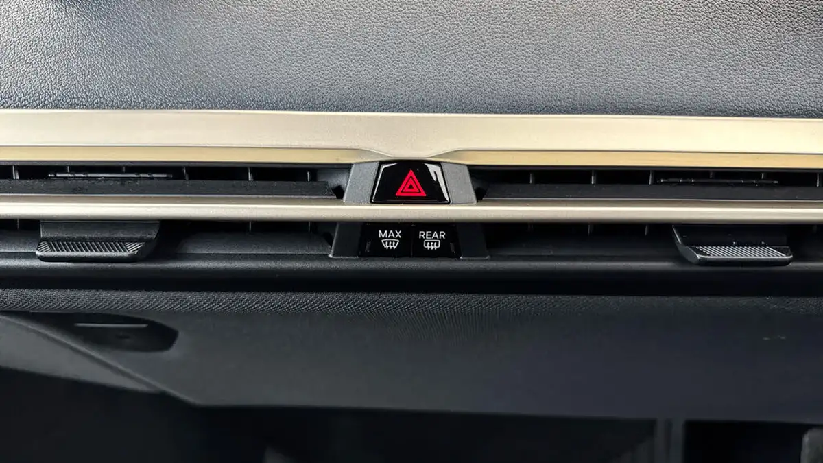 2022-bmw-ix-e-xdrive-40-m-sport-big-19
