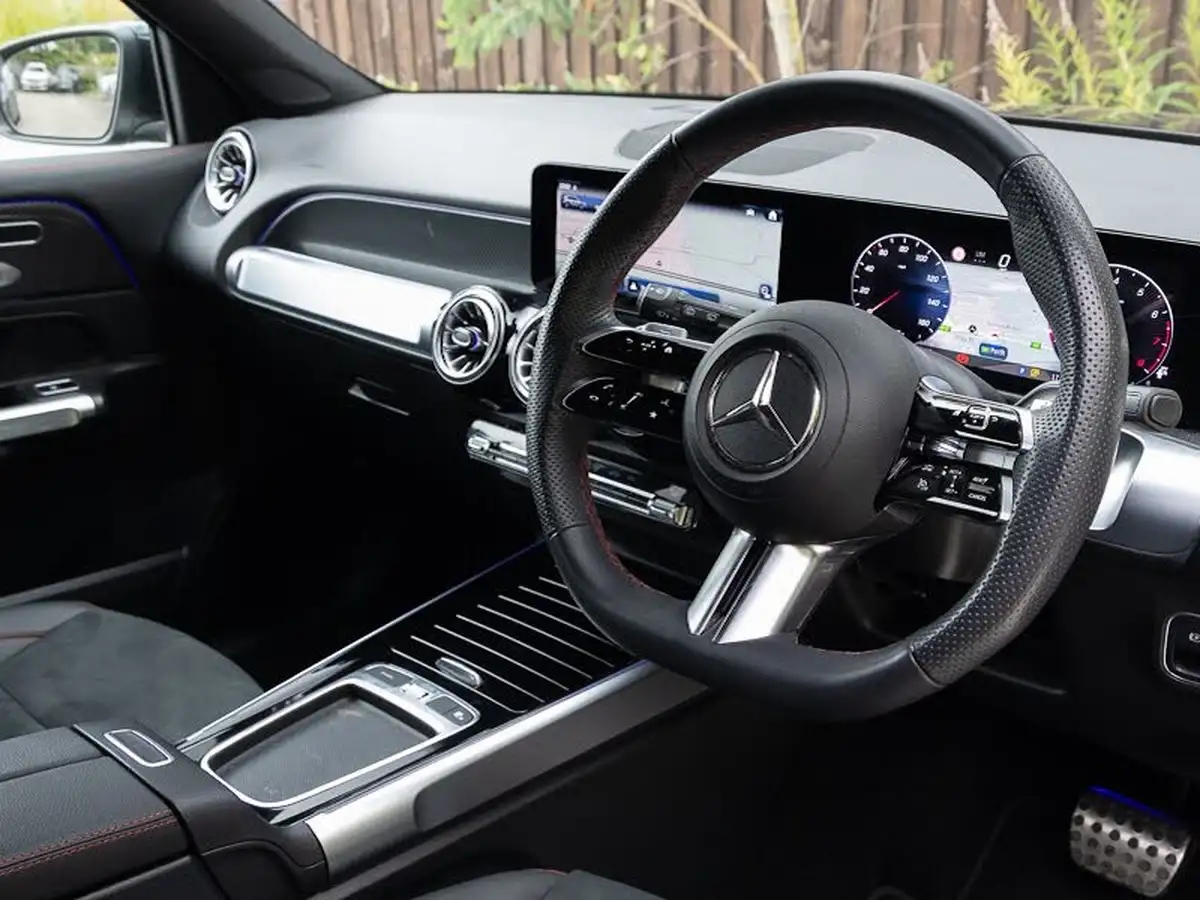 2024-mercedes-benz-glb-class-13-glb200-amg-line-executive-big-9