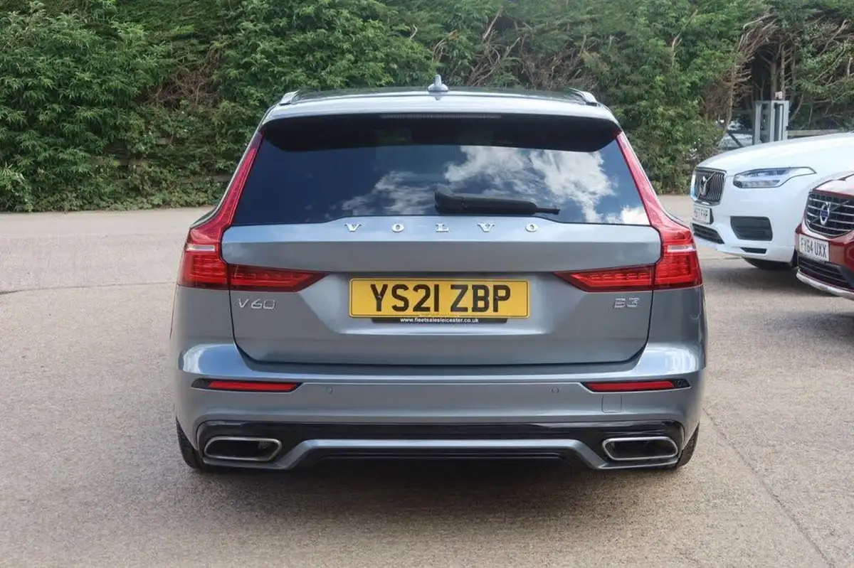 2021-volvo-v60-20-b3-r-design-160bhp-big-6