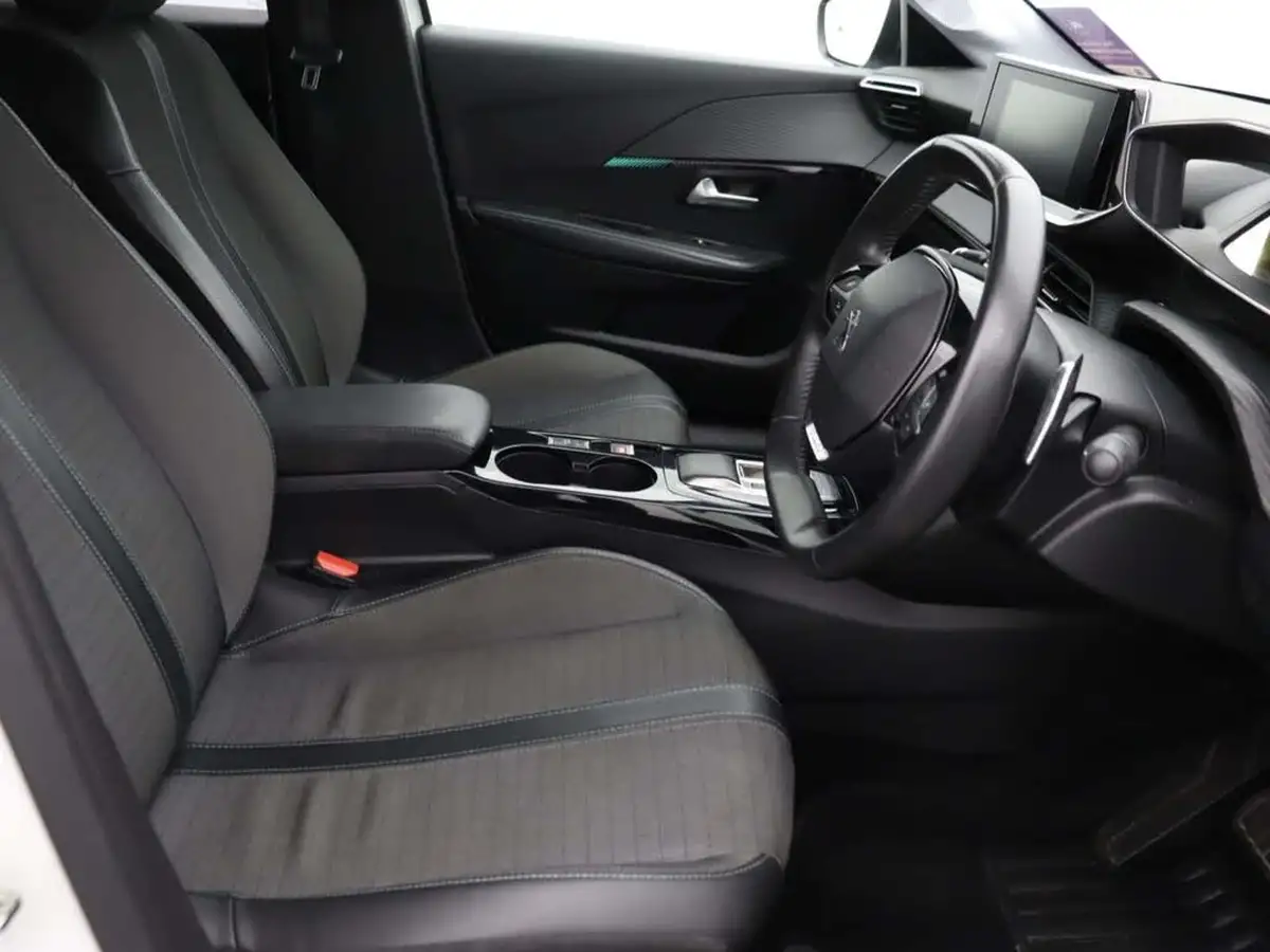 2022-peugeot-208-12-puretech-allure-premium-100bhp-eat8-big-20