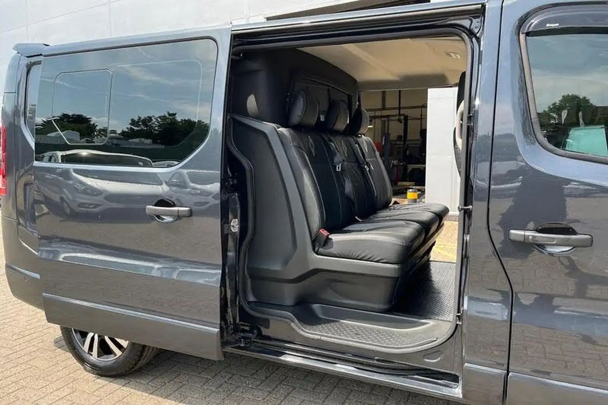 2024-renault-trafic-20dci-ll30-170-extra-sport-crew-big-18