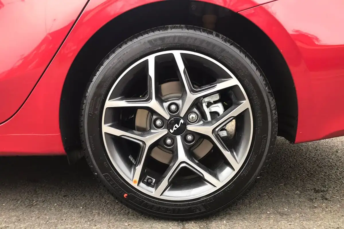 2025-kia-ceed-15-t-gdi-3-sportswagon-dct-big-45