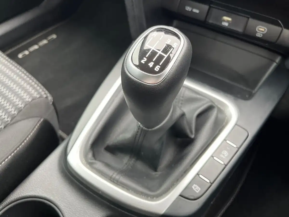 2023-kia-ceed-15-t-gdi-2-158bhp-hatchback-big-23