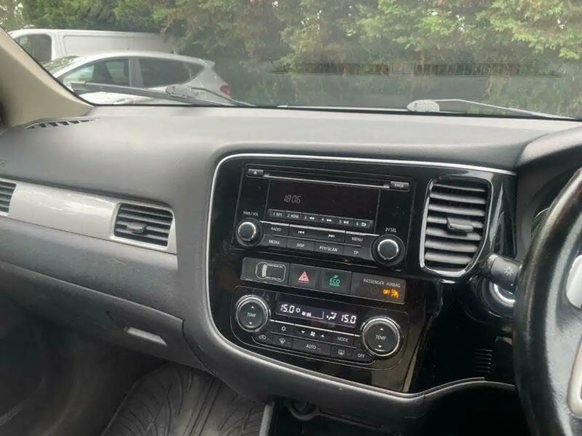 2015-mitsubishi-outlander-20-gx3h-phev-5st-big-34