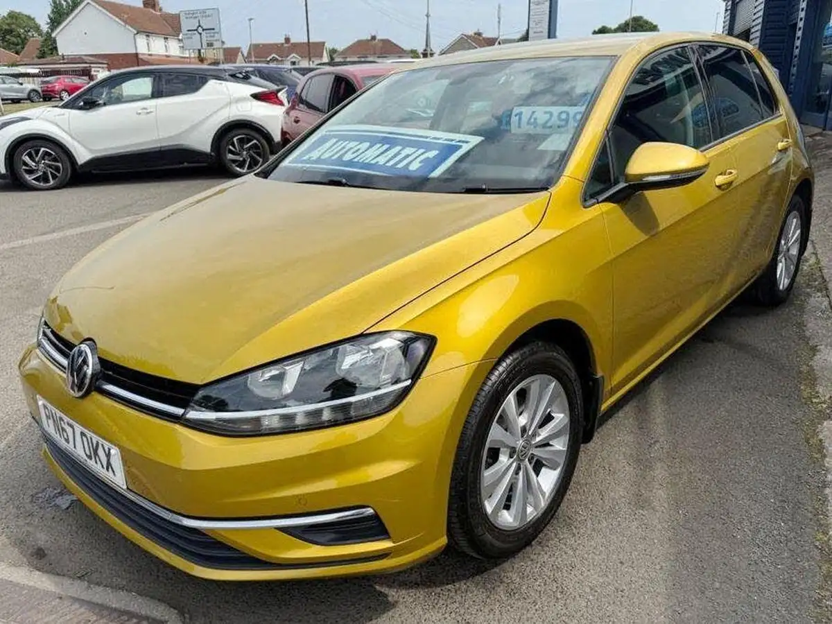 2017-volkswagen-golf-10-tsi-se-nav-ss-hatchback-5d-dsg-big-2