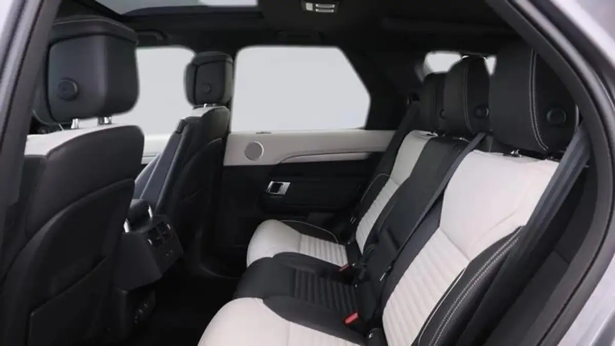 2024-land-rover-discovery-30-d300-dynamic-hse-big-3